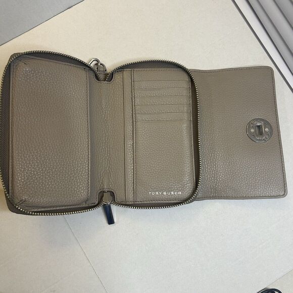 Tory Burch Britten Croc Embossed Leather Large Zip Pouch  Authentic Tory Burch Britten Pebbled Leather Wristlet Zip Around Wallet Gray